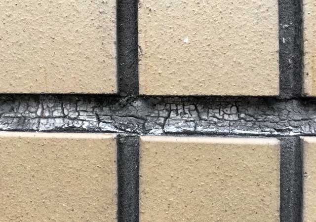 シーリングの割れ